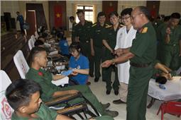 Giọt hồng tình nghĩa